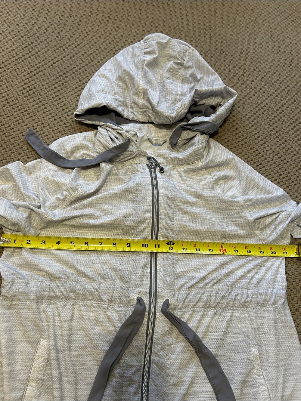 lululemon athletica Light Gray Hooded Summer Jacket - Picture 5 of 9